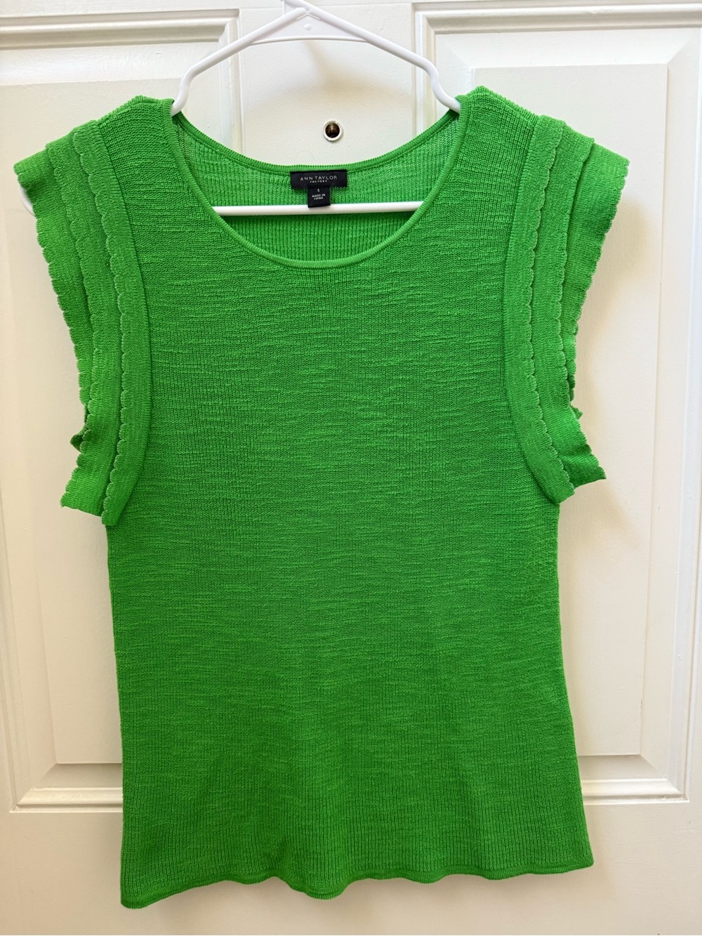 Ann Taylor Bright Green Knit Tank with Scalloped Trim